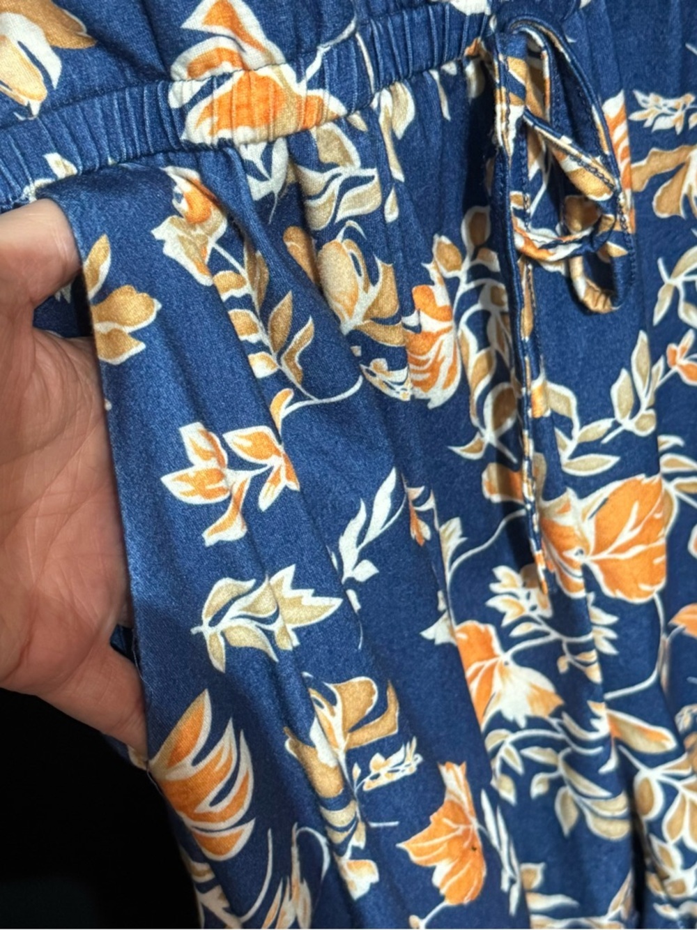 Women’s size XL | Sleeveless Blue Floral | shorts romper | has pockets - Picture 3 of 5